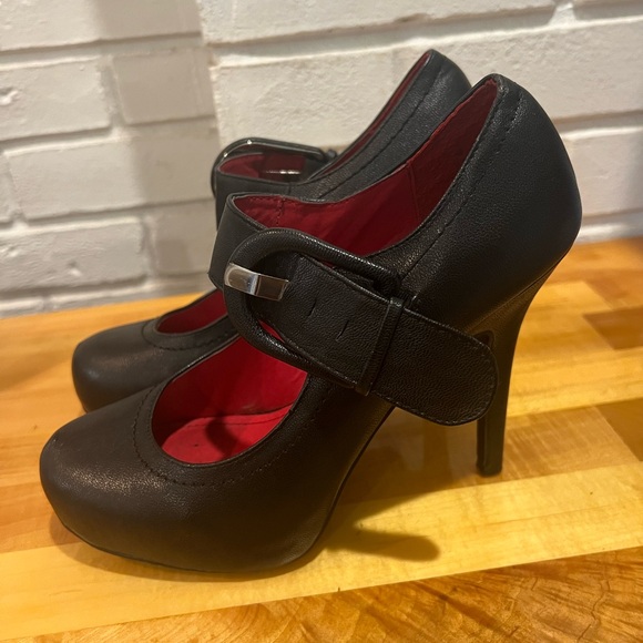 #5 Madeline heels - Picture 8 of 8